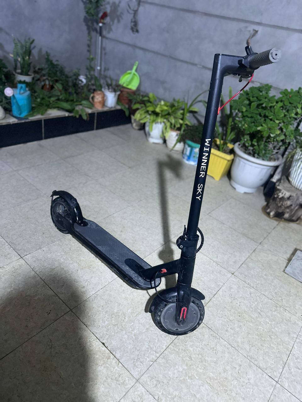 سكوتر للبيع ليريده يتصل على هذا الرقم ***********
