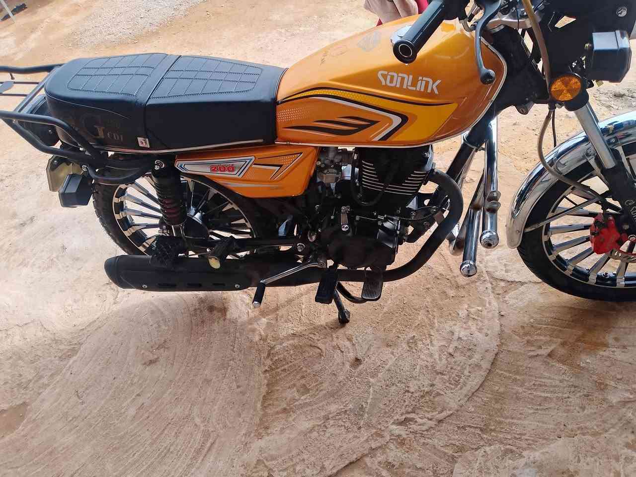 السلا عليكم دراجه للبيع موديل 24 شكل 25 محرك 200 شرط نظافه وفول ترهم مراوس ***********
