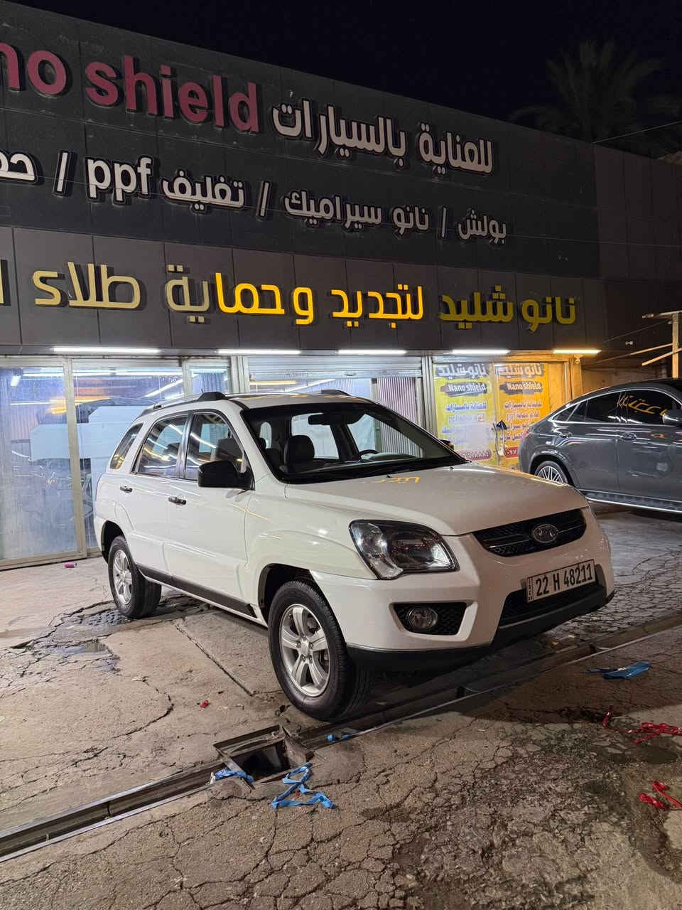 السلام عليكم شباب من  رخصت اخونا الادمن المحترم عندي هاي لاسبورتج 2009 خليجي مكينه 4 سلندر 2000مكفوله من الصبغ السيارة بس دعاميه اماميه فقط الباقي كفاله عامه السيارة كلش جديده ماشيه 157 الف تحويل وكاله حاضر عارضها 110 او بيها مجال مكاني بغداد حي القاهرة ***********
