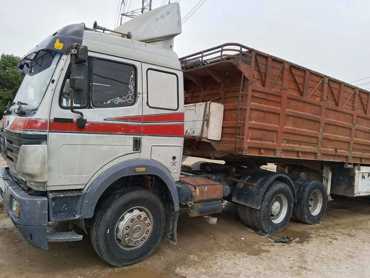 السلام عليكم سيارة كرواتي للبيع سنكل موديل 93 كير كهرب محور فيتيز حجم 48 سيارة مكفولة سعر 270 الاتصال *********** او ***********
