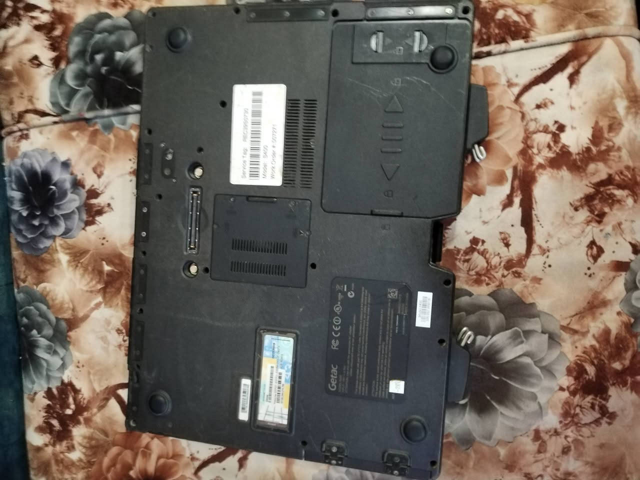 لابتوب getac windows 10
مواصفات:
معالج : core i5 جيل ٣
............................
ذاكرة عشوائية : 16 GB DDR4
.................................
كرت شاشة : intel hd 4000
..............................
المساحة: 120 GB SSD

الابتوب بي مشكلتين الكامرة ما تشتغل والصورة المأشرة بالدائرة تنتل ماعرف ليش
.............
وياه ملحقات كيبورد hp وستاند مروحة وماوس باد وادابتر بي ٤ منافذ USB
اضافة الابتوب متعدد المنافذ

سعرة 165 الف وية التوصيل


**إذا كنت صاحب هذا الإعلان وتريد حذفه لأي سبب، رجاءا أرسل رسالة إلى الدعم الفني**
