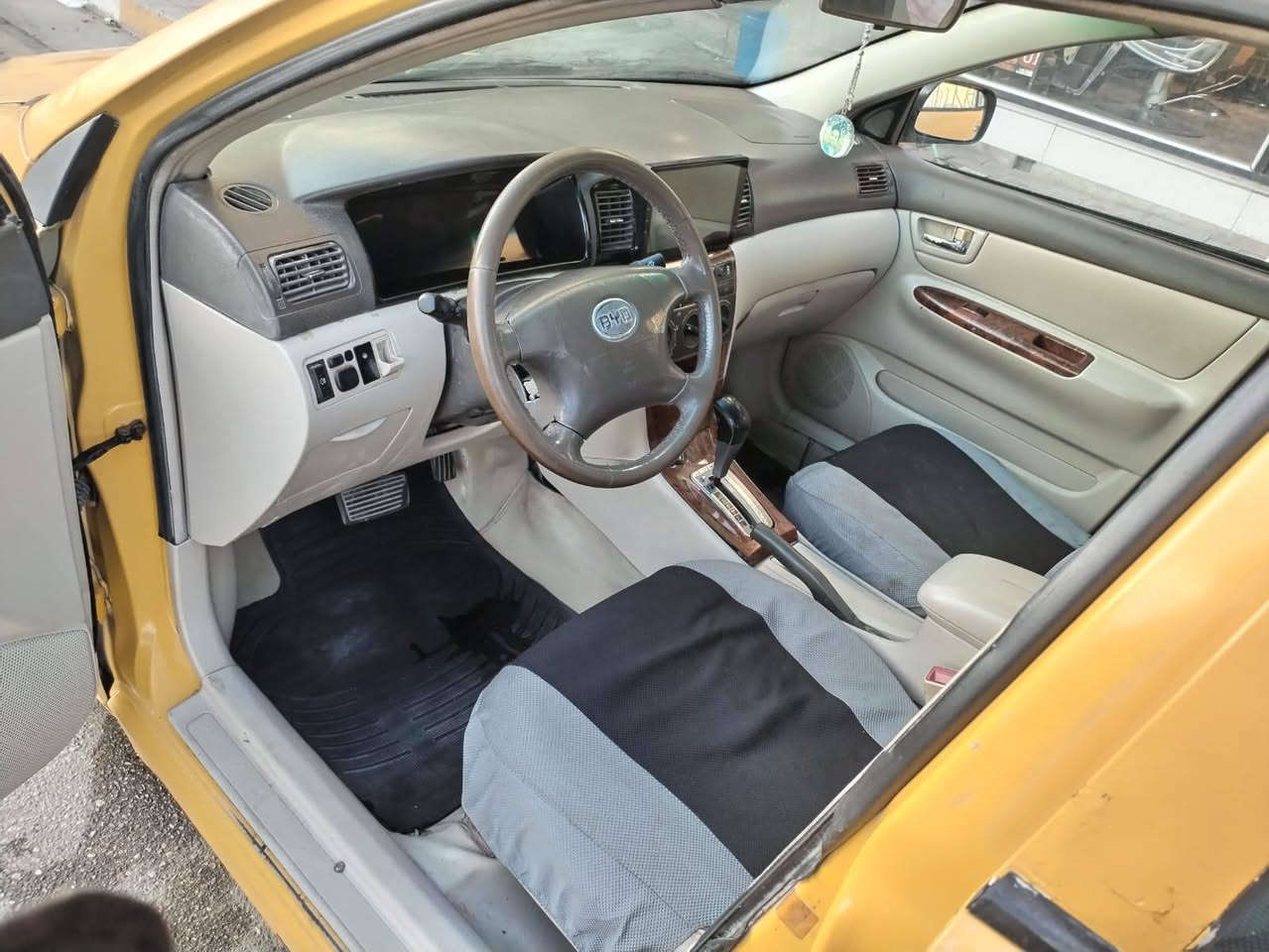 بي واي دي اف٣
اوتوماتيك بلادي
گير ومحرك مسيبوشي لانسر
2012  رقم كربلاء بأسمي قبل شهر دخلت هزه 
غرامات وهيئه  صفر 

بيها جراد 
وجاملغ امامي 
العنوان كربلاء حي السلام قرب دفاع المدني 
***********
غسلت المحرك بالفاره قبل يومين  وصارت تشتغل تك
بس تمشي
تبريد ثلج
حداديه جديده
السعر ب42 $
