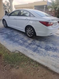 سوناتا 2014 للبيع خليجيه مقفوله كفاله عامه 07764158705