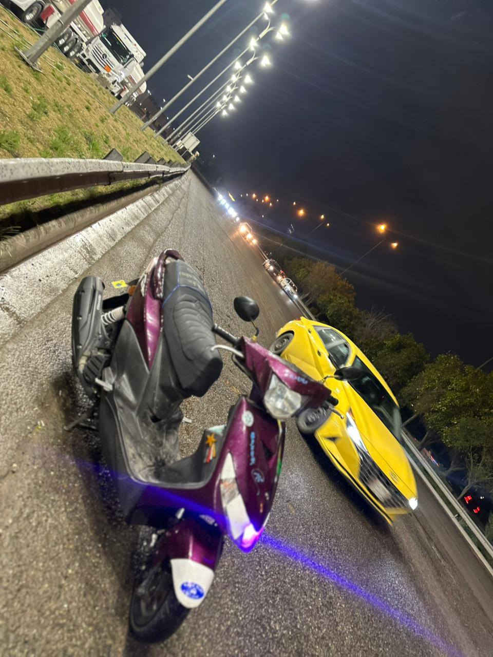 سلام عليكم دراجه جيتي ار حديث موديل 2017
مكينه بلاديه لا تبخير وتنقيص اشاير شغال كيج سرعه شغال كفرات بلادي ختم واحد طسه ناعمه عنوان الشعب شارع الصحه سعر 1300وبيه مجال شي قليل 
كشن رياضي ***********
