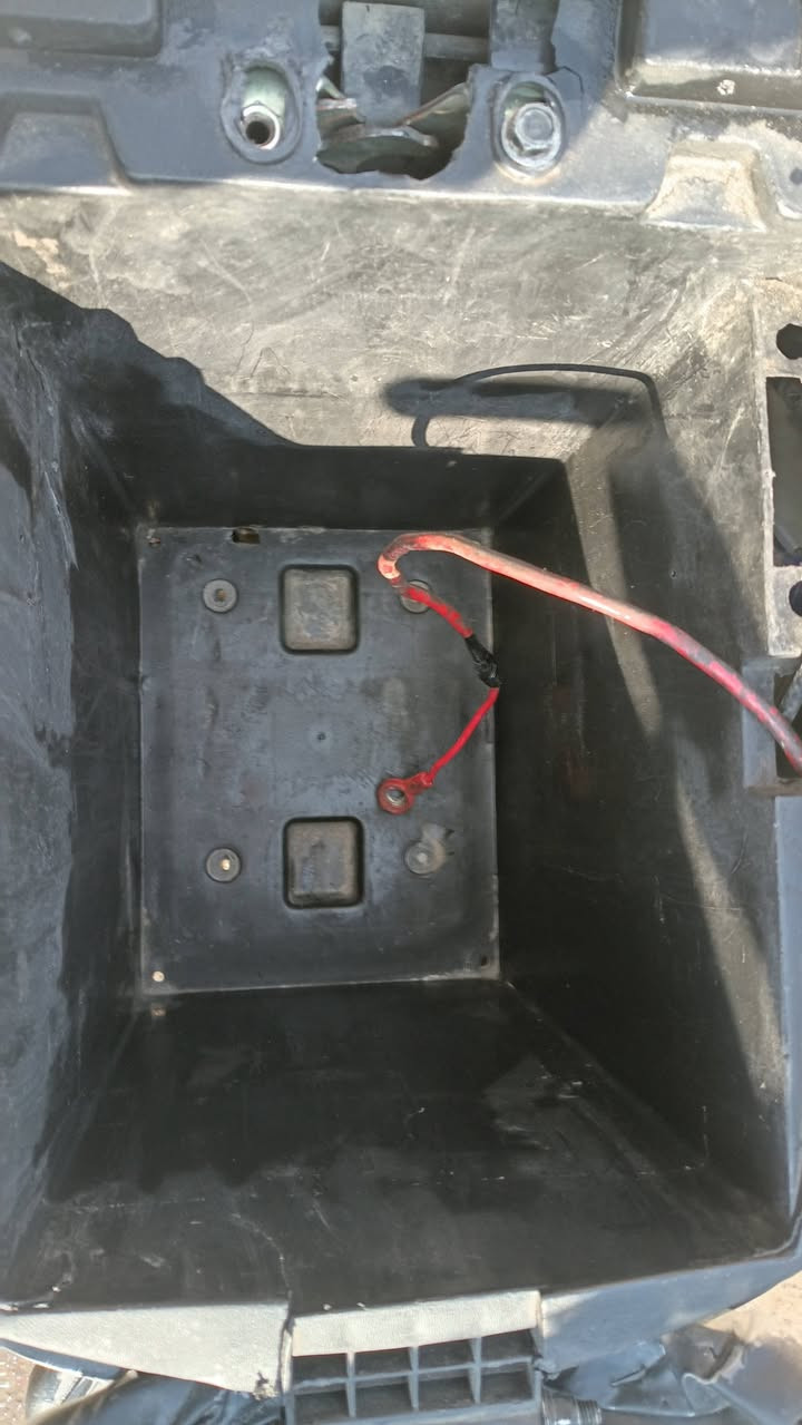 السلام عليكم ماطور ار  11للبيع بدون باتريات ابيع فحم في فحم سعر ب200قفلو شراي تعال خاص رقم الهاتف ***********
