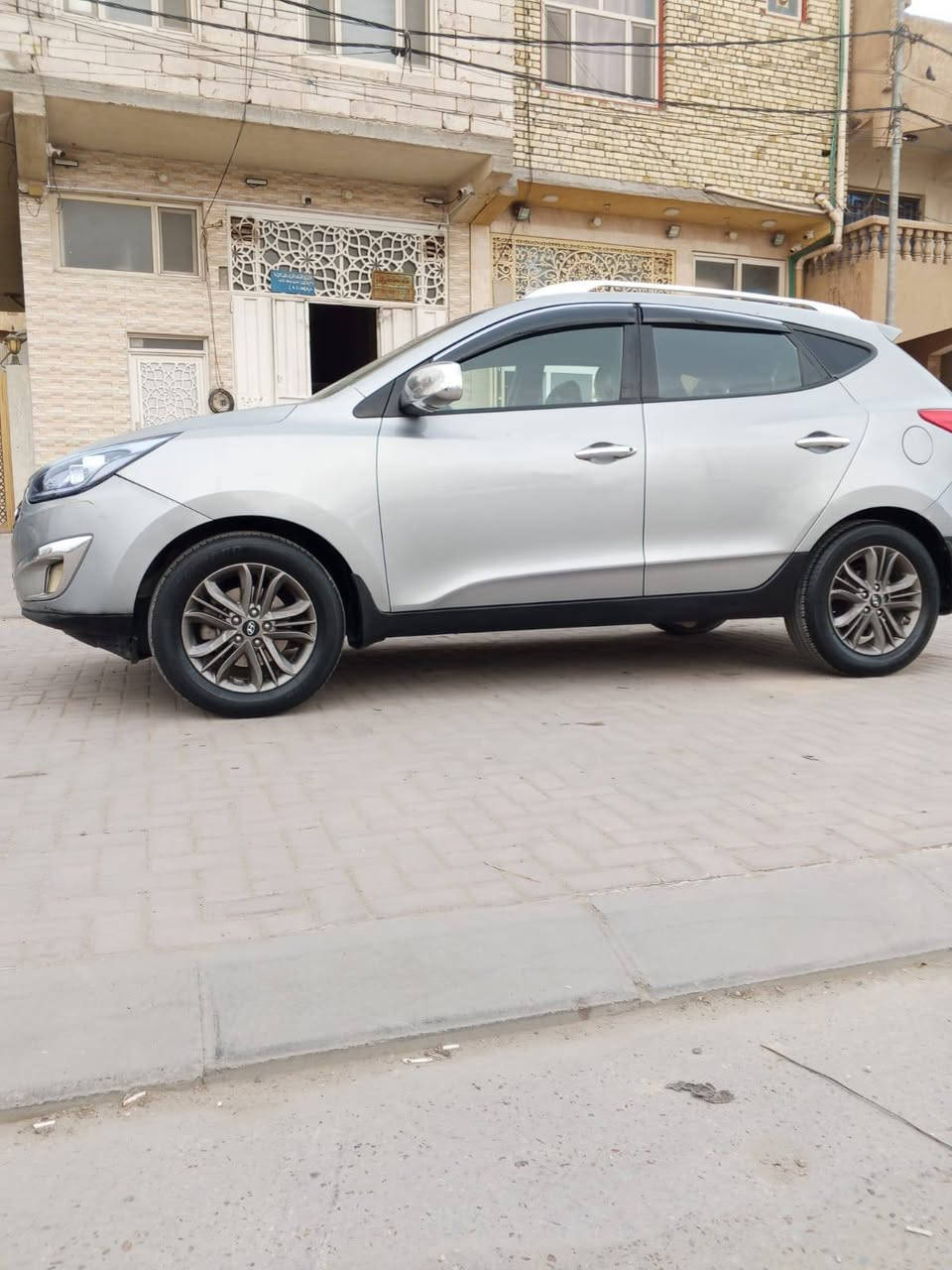 السلام عليكم سياره للبيع توسان موديل 2014 وارد امريكي حادثها بنيد فقط صبغ بدون دواخل حجم المكينه 2000 مواصفات شاشه تحكم ستيرن كير مكينه كفاله لا تنقيص لا تبخير تخم تاير حداديه تبريد تدفئه سياره جاهزه وحلوه استخدام فقط للبيت ماشيه 124 بسم تحويل مباشر مكاني كربلاء السعر//123//بيها مجال
رقم //***********// الهاتف
