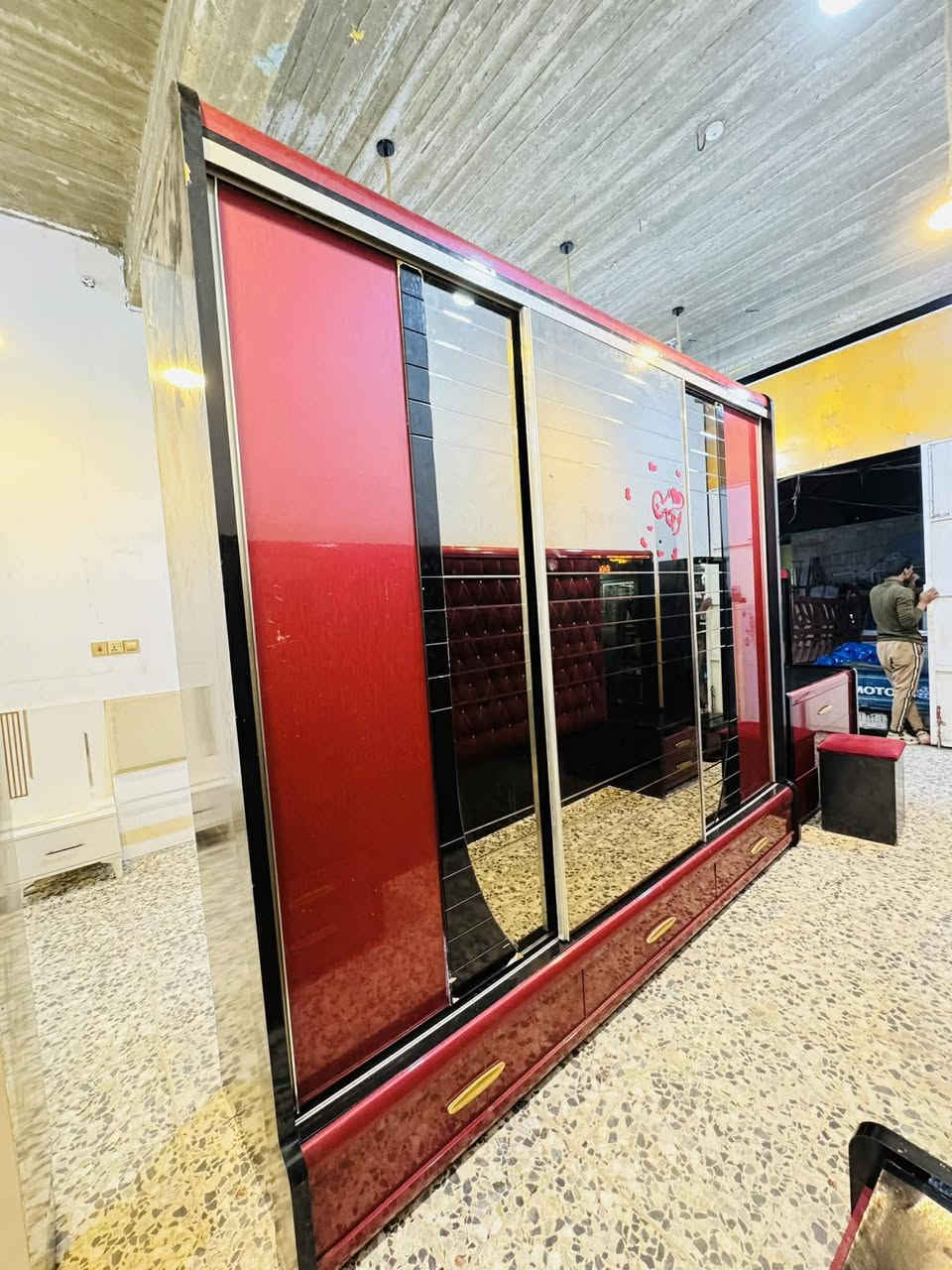 يالله غرفه   نوم تركيه ضخمه حلوه  ونضافه فول 8 قطع  سعرهه 550 الف نجف


**إذا كنت صاحب هذا الإعلان وتريد حذفه لأي سبب، رجاءا أرسل رسالة إلى الدعم الفني**