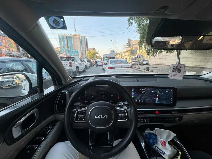 السلام عليكم
سورنتو 2024 خليجي 
ممشى 27 الف كيلومتر 
بأسمي تحويل ثاني يوم 
السياره مكفوله كفاله عامه عدا اكو تكحيل بالدعاميه 
مواصفاته 
6سلندر 
بصمه 
شاشه جبير
داتا شو 
كشنات مخمل 
صندوق كهرباء 
وباقي المواصفات المعروف لسورنتو

السعر 32700$
المكان بغداد 
***********رقم التلفون
