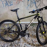 للبيع  ناقصه بس زنجيل  بغداد مدينه الصدر سعر 300  07757541730