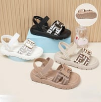 صندل طفلة • طبي وخفيف • قياسات ٢٥-٣٠