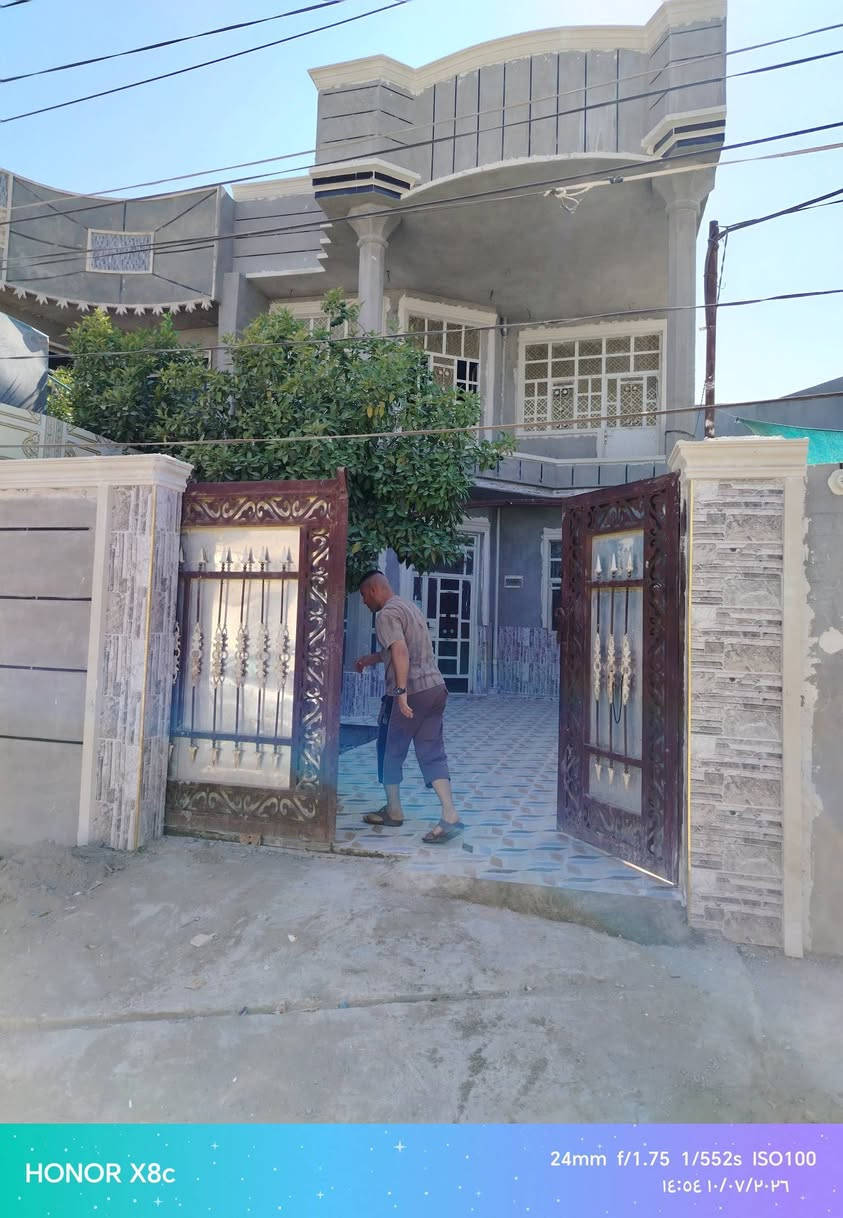 بيت قاطين  للبيع مساحة 210 متر سند العقار سند 25 باسمي يتكون من استقبال ومطبخ وصالة وغرفة نوم 
الموقع بعقوبة ام العظام حي النور خلف الصناعة الاولى 
السعر 85 وبي مجال للاستفسار 
***********
او ع الخاص
