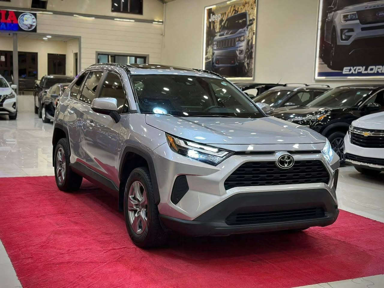 اللهم صل على محمد وآل بيت محمد 
من رخصة مدير. لكروب //للبيع//
تيوتاراف4 .XLE AWD موديل 23 رقم اربيل 
اللون ..سلفر عداد المسافة. 29. 4سلندر بانزين. بدون صبغ بدون تبديل فقط مكانين BDR مثل ماموضح. كافة الأيرباكات سليمة. 100%. دبل اكسل AWD. فتحه سقف سلايت. كيج الكتروني. بصمة ابواب. بصمة تشغل. شاشه كبيره لمس. كامرة. هندبريك بصمه. اتو هولد.  اوتو ستارت. رادار امامي جانبي خلفي تحديد مسار نقط عمياء. تحذير الأصطتدام حساسات امامي خلفي جانبي. خمس انضمه قياده   تحكمات ستيرن كشنات هيتر كشنات كهرباء تبريد لمس ومركزي.  لايتات LED بلادي. ويل كروم  //السعر// 240//وبيها مجال. للأستفسار اكثر اتصل وتدلل***********
