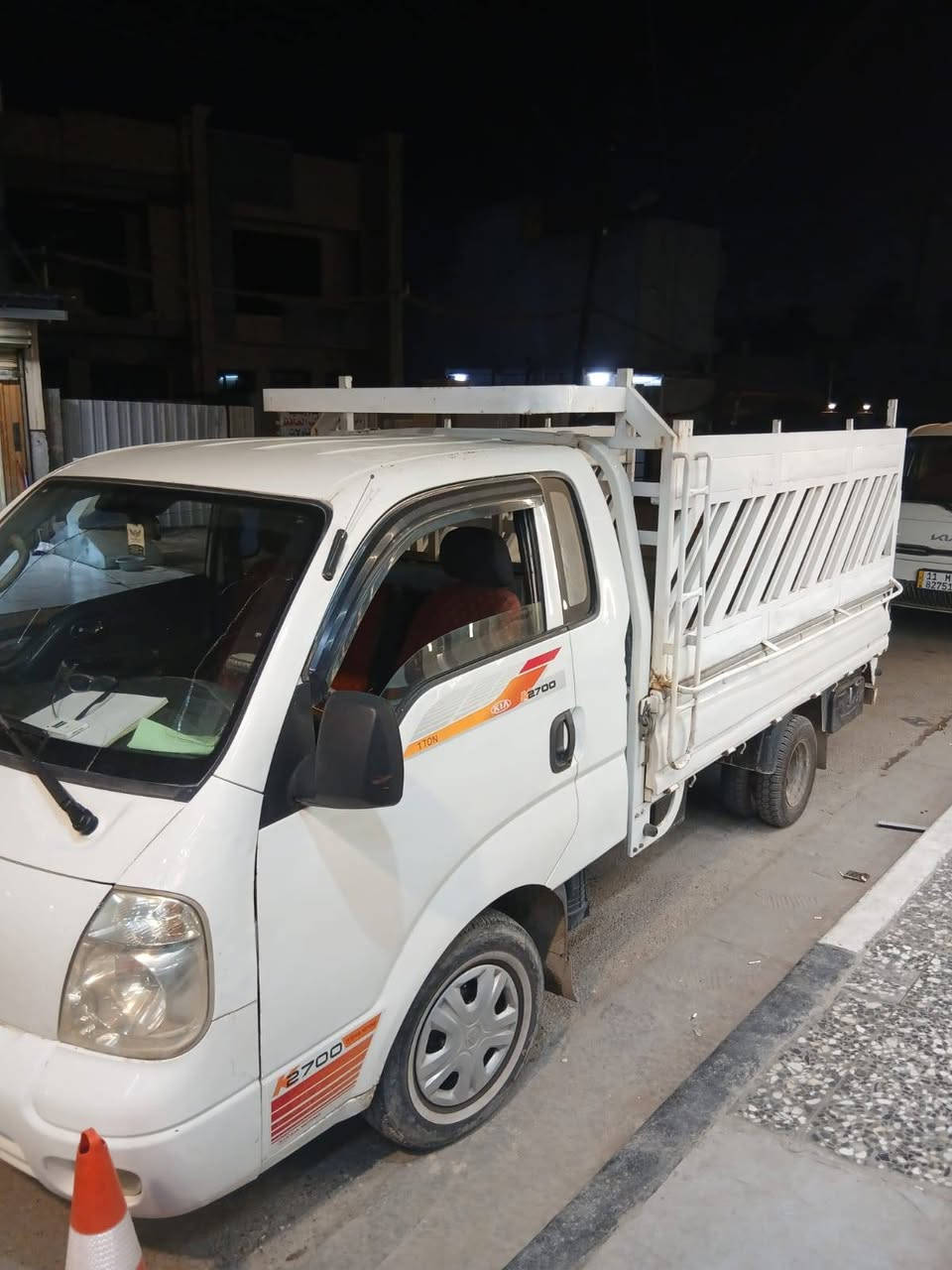 ٢٠٠٩ مكفوله من شاصي واكسن ومحرك سياره حلوه مال جناي كهربائيات كل شغاله رقم انبار سعر ٩٥ عنوان بغداد دوره *********** بيهه صبغ شويه بلباب سياره بلاديه
