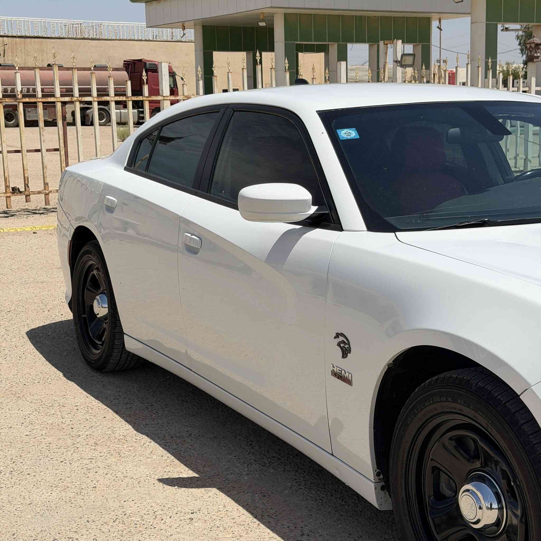 سلام عليكم سياره جارجر موديل ٢١ اصل بوليسيه مكينه ثمانيه ستندر گير تعليك  ومحور الها منضومت غاز سياره جاهزه من كلشي رقمها بغداد وفحصها موجود يمك  بالمنشور ￼وباسمي السياره مكانها الناصريه وهذا رقم راعيها ***********
