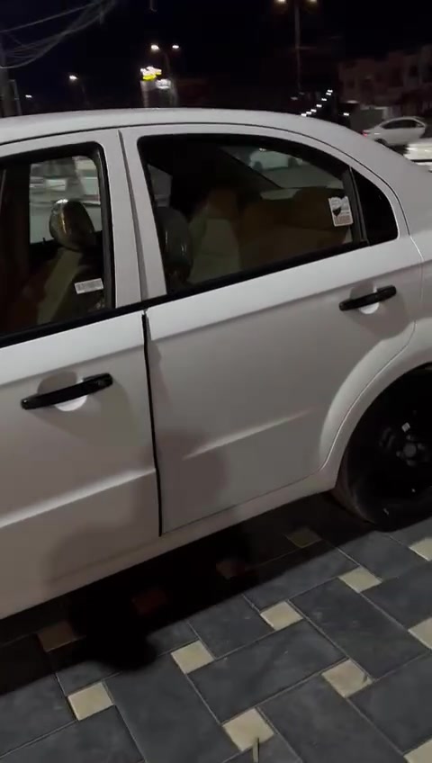للبيع 
افيو شركة عامة محرك مفتوح مو مسكر
 كفالة عدا ربع باب وجاملغ الخلفيات عكس السايق 
جديدة بمعنى الكلمة ماشيه 40 الف فقط
 السيارة نظيفة وممتعوبه
بأسمي تحويل مباشر رقم بغداد

مكان السيارة بغداد الشعب قرب فلكة صباح الخياط
السعر . 82 وبيهة مجال  
*********** متوفر واتساب ايضاً
