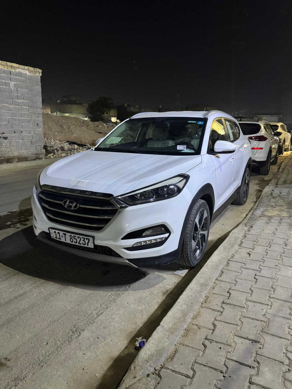 سلام عليك البيع بستعجل بسعر بلاش ب ١٣٥ ورقه فول موصفات ماعده الفتحه توسان 2016 جديد بعنه كلمه حادث بصيط بدون لغد حادث فقط جاملغ وبنيد فقط الباقي مكفول شرط السونر كير مكيه مكفول محرك ١٦٠٠٠ تيربو الشراي ينتصل ويدلل *********** مكان الشعب البنوك
