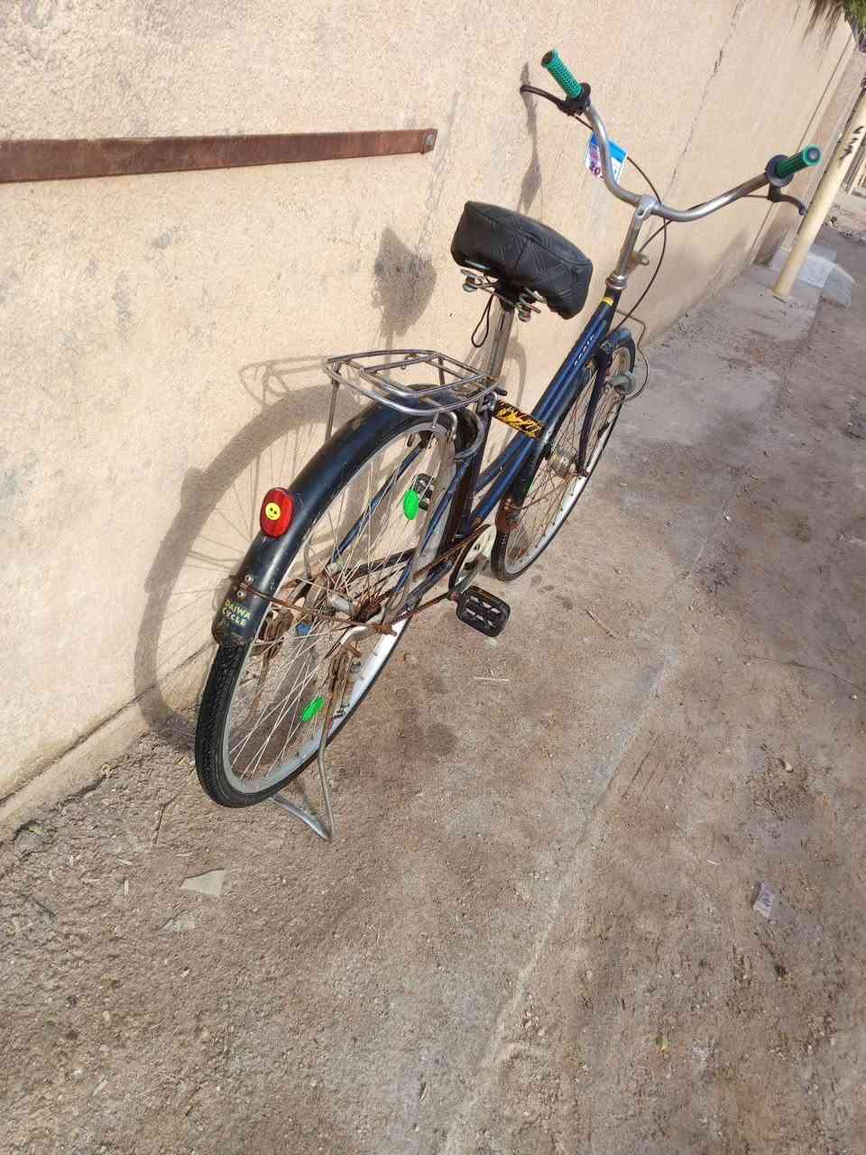 السلام عليكم بيسكل البيع حجم 27 مكان كربلاء سعر 75وبي مجال راقم***********
