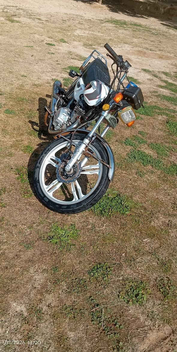 السلام عليكم دراجه سيفان للبيع موديل 2021  اوراق أصولي المكان بابل الحصوه سعر 400وبيها مجال 
الهاتف ***********
