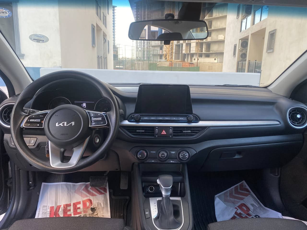 سلام عليكم 
كيا فورتي Lxs 2023
ماشيه ١٥ الف ميل
 اللون رصاصي نفطي 
 السيارة جديدة بمعنى 
رقم سليمانية
راديتر  تبريد كله بلادي لايت 
حادثها موضح بالصور خفيف 
قطعتين  صبغ جاملغ وبنيد وقطعتين كلير جاملغ وامامي وباب السايق  وتعديل وصبغ الشاصي الايمن 
للبيع ١٣٣ ورقة
للاتصال***********
