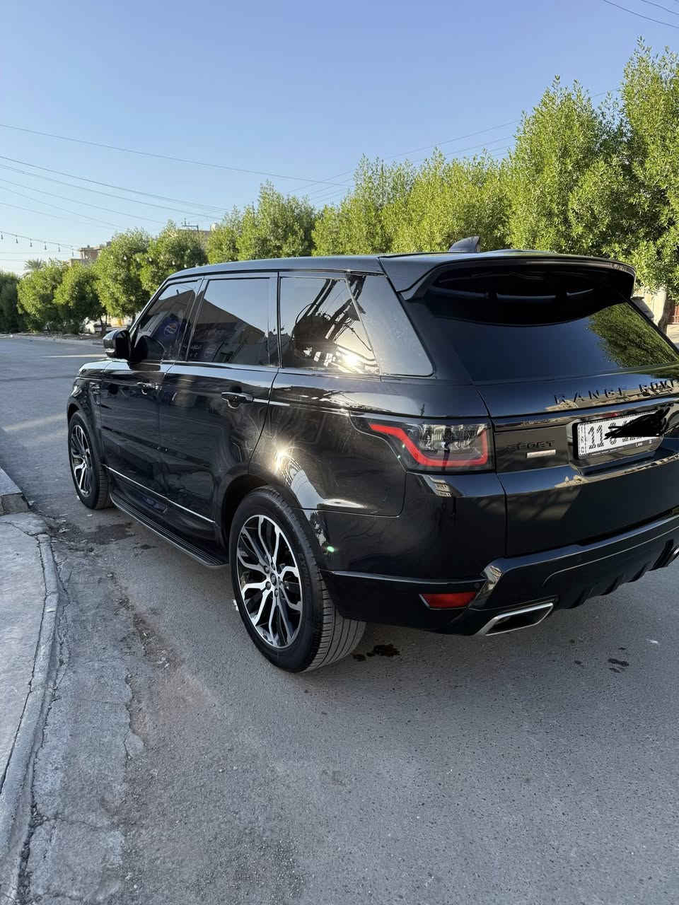 السلام وعليكم 
رانج روفر اسبورت 2019 وارد أمريكي رقم السيارة مميز بدون حادث وبدون تبديل بدون قطرت صبغ عدا الدعامية الامامية ماشية 36الف
محرك v 6 سوبر  قمارك حديد بدون فتحة داخل احمر السيارة جاهزة من كلشي سيرفس كامل تخم تاير صدر كلة جديد 
مكان بغداد 
السعر 410 ورقة وبي مجال 

للتصال ***********
