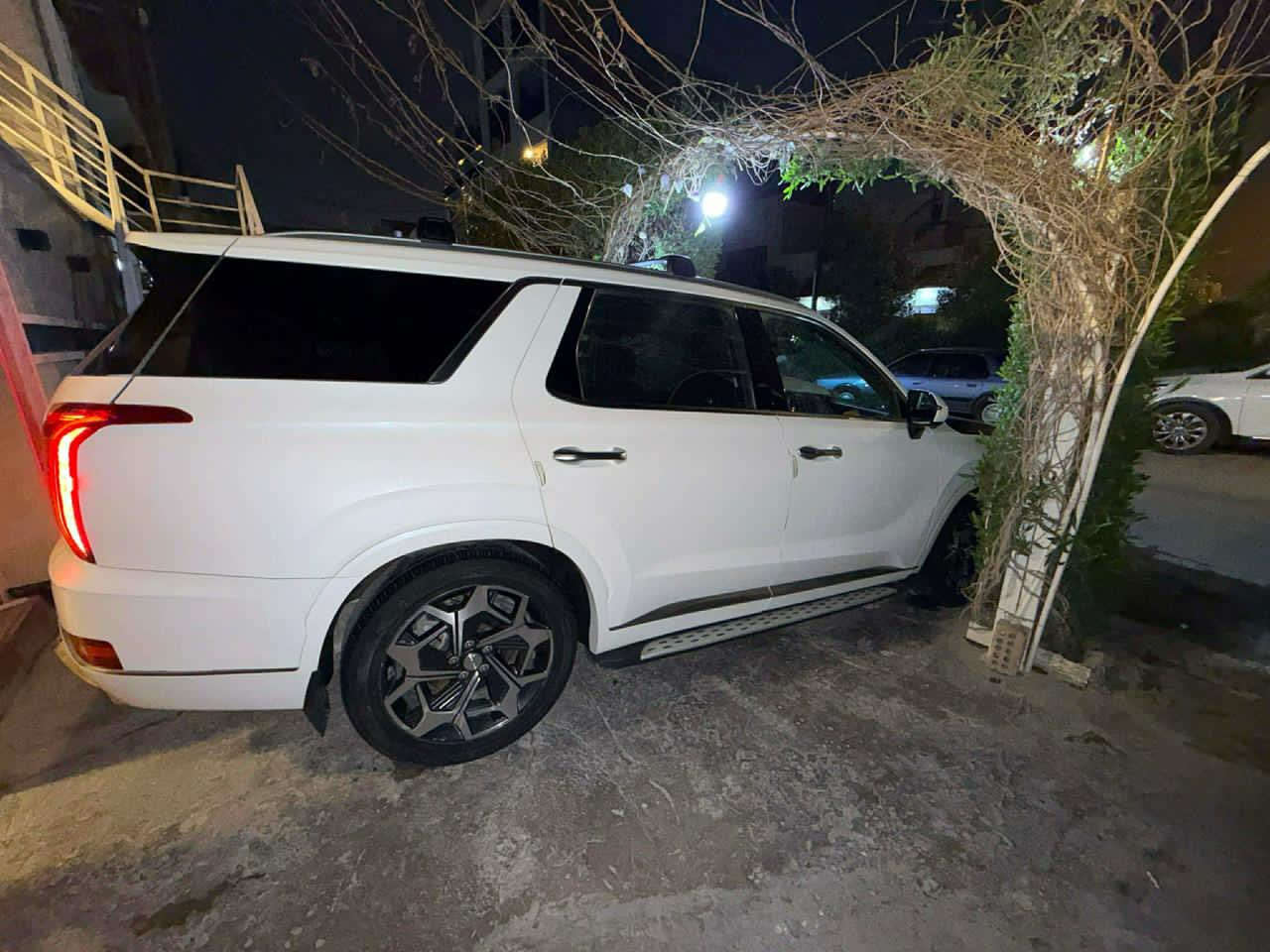 هونداي بالسايد كالكراف فول مواصفات رقم بغداد بأسمي
صور الحادث مرفقة
موديل 2021
ماشية 150 الف كيلومتر
فتحتين سقف 
كشنات جلد 
كشنات كهرباء حتى الكشنات الاخيرة 
صندوق كهرباء
تدفئة تبريد كشن السائق والراكب
كشنات vip منفصل
تبريد ثلاث قطع
رادارات امامي وجانبي 
اربع كامرات 
حساسات امامي خلفي
ماوس للتحكم في وضعيات القيادة + اوضاع الجبلي والصعود
تدفئة ستيرن
كيجات دجتال
انارة داخلية مخفية وتحكم بالالوان
وبعد بيها مواصفات  السعر 28ونص الف دولار

+964 780 771 6463


**إذا كنت صاحب هذا الإعلان وتريد حذفه لأي سبب، رجاءا أرسل رسالة إلى الدعم الفني**