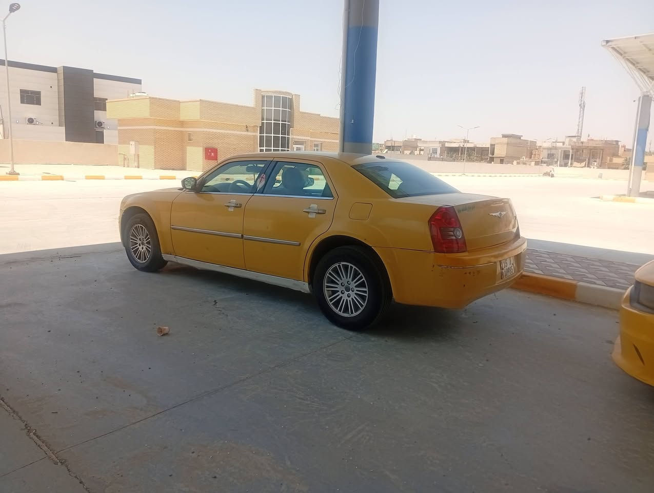 السلام عليكم  سياره موديل 9 حداديه جديده تخم تاير مكينه جديده غرفه جديده تبريد ثلج الهيه مصفره خط عماره بصره العنوان البصره السعر 100 وبيه مجال ***********
