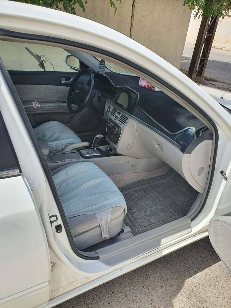 السلام عليكم
سوناتا 2007 رقم دهوك صاحبها الشرعي موجود شرط التحويل السياره فول مواصفات بيها ثلاث قطع صبغ بدون اي دواخل محرك 2400 دوش السياره نضيفه جدا  مكانها موصل حي الطيران 

# السعر 100 و بيها مجال جدا قليل 

التواصل على الرقم غير متواجد ع فيس 

*********** موصل, نينوى
