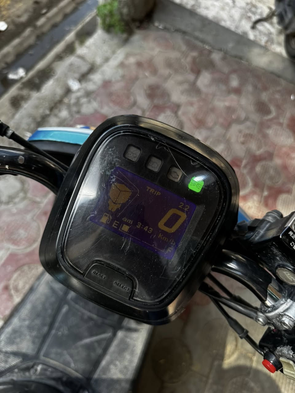 ماكس بوليس مسطره2013
للبيع دراجه جديده دراجه بلاد ممفتوحه 

سعر 875وبيه مجال حك جيه 

عنوان بعقوبه  نتصل وتدلل***********
