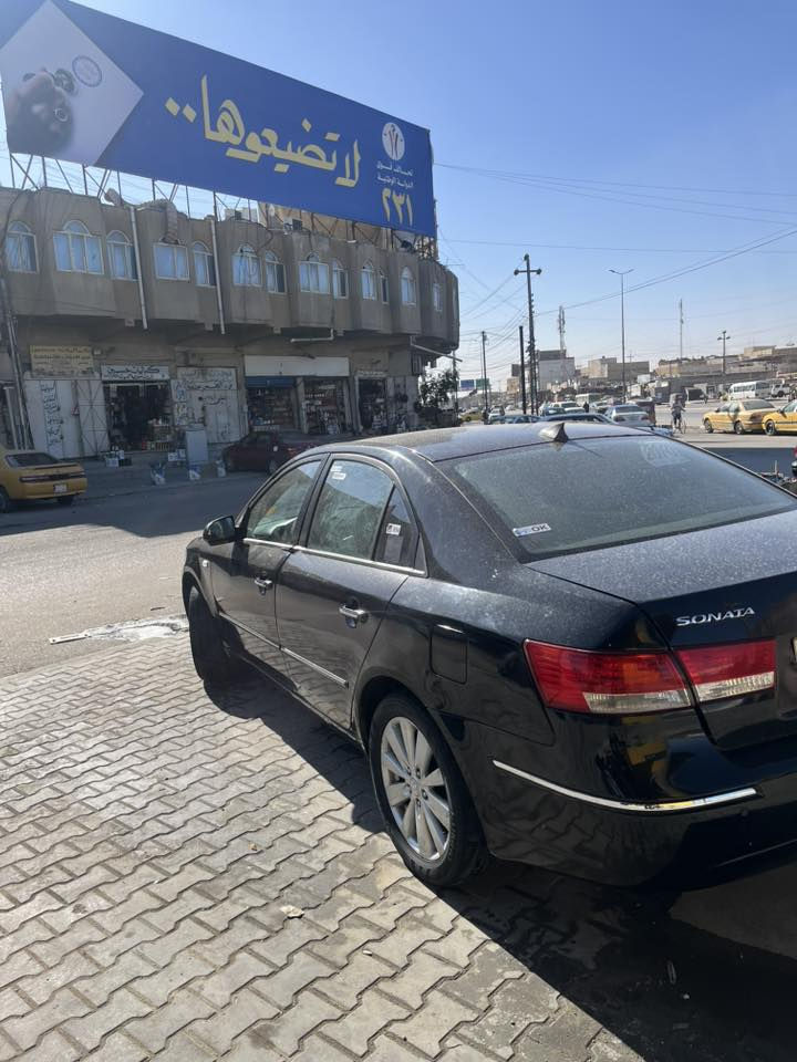 سياره جاهزه للاخير وكامله متومه بغداد اصلي
فول مواصفات عده الفتحه 
مكينه كير تبريد حداده كفاله 
سياره جديده بمعنه الكلمه 
مكينه ٢٠٠٠ دوش بانزين 
مكاني بصره 
كصه جنطه 
***********
اسف ما اراوس
