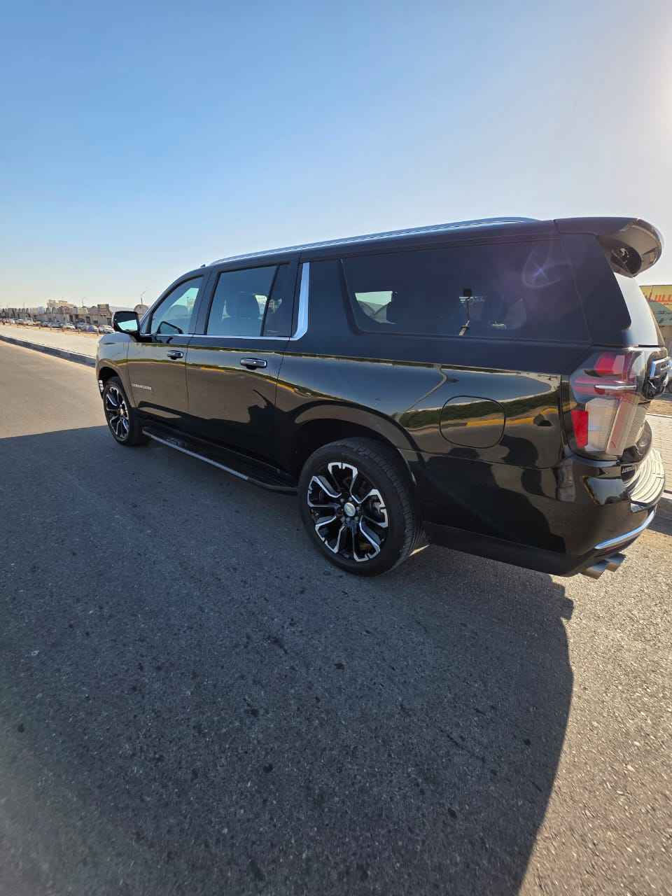 السلام عليكم 
تاهو 2023 طويل 
بصرة بسمي 
فول مواصفات عده الفتحه 
كشنات تدفئه تبريد
ماشيه 32 كم
السيارة ضررها بيبان ثنين صبغ 
بجم تبديل بنيد چاملغ الأيسر 
مبدل بيها ربع الشاصي الامامي الفتح مالته من الربت يعني بلاد مامبين ولابيها 
شي ولاكحفه والشمرة 
السيارة حلوه 
مكان السيارة البصرة 
السعر 4 دفاتر وبيها مجال 
***********
سيد محمد البصرة, العراق
