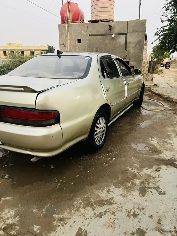 كرستا
السعر 61
تحويل ثاني يوم لن بسمي السياره
تبريد تتفائه
مكاني بين النصر والدوايه 
محرك ونجي ولايت زنون 
كفاله عامه 
رقمي ***********
