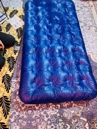 فرشة نفخ مفردة • مقاومة للماء • تتحمل ١٣٠ك