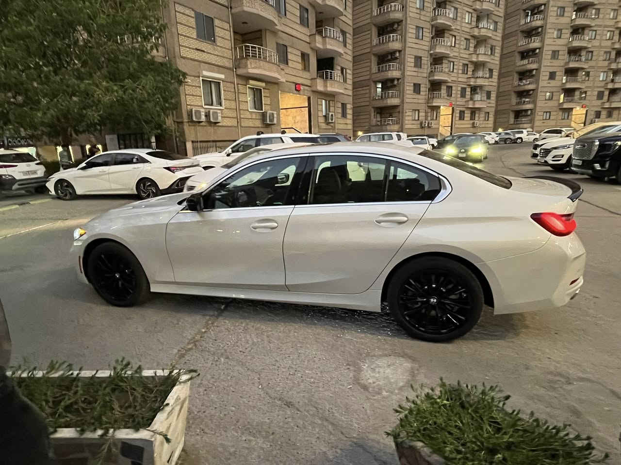 السلام عليكم
جمعة مباركة

BMW 330i x-drive 2024

مكفولة من الصبغ والتبديل بيها فقط PDR بالمكان المحدد بالصور وصور المزاد موجودة هم

بدون ايرباك بدون دواخل

ماشية 7 آلاف ميل فقط

السعر $350

***********
