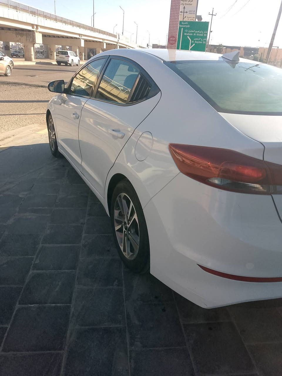 النترا 2017 امريكي تبديل باب السايق وجاملغ بدون دواخل مكينه كير تبريد تدفئة حداديه كله مكفول مكينه 2000 مامفتوحه سنويه لل28 مكان ناصرية مركز *********** السعر 120
