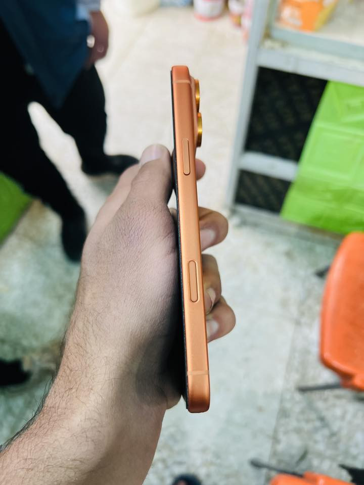 السلام عليكم متوفر ايفون 17 برو ماكس مكفول غراضه كامله
نسخه Esim الشريحه الالكترونيه 

ذ 256 

السعر مليون و750 

مكاني المجر الكبير 

استفسار ***********
