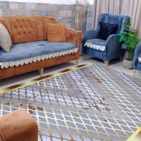 كنب • قليل الاستعمال • نظيف