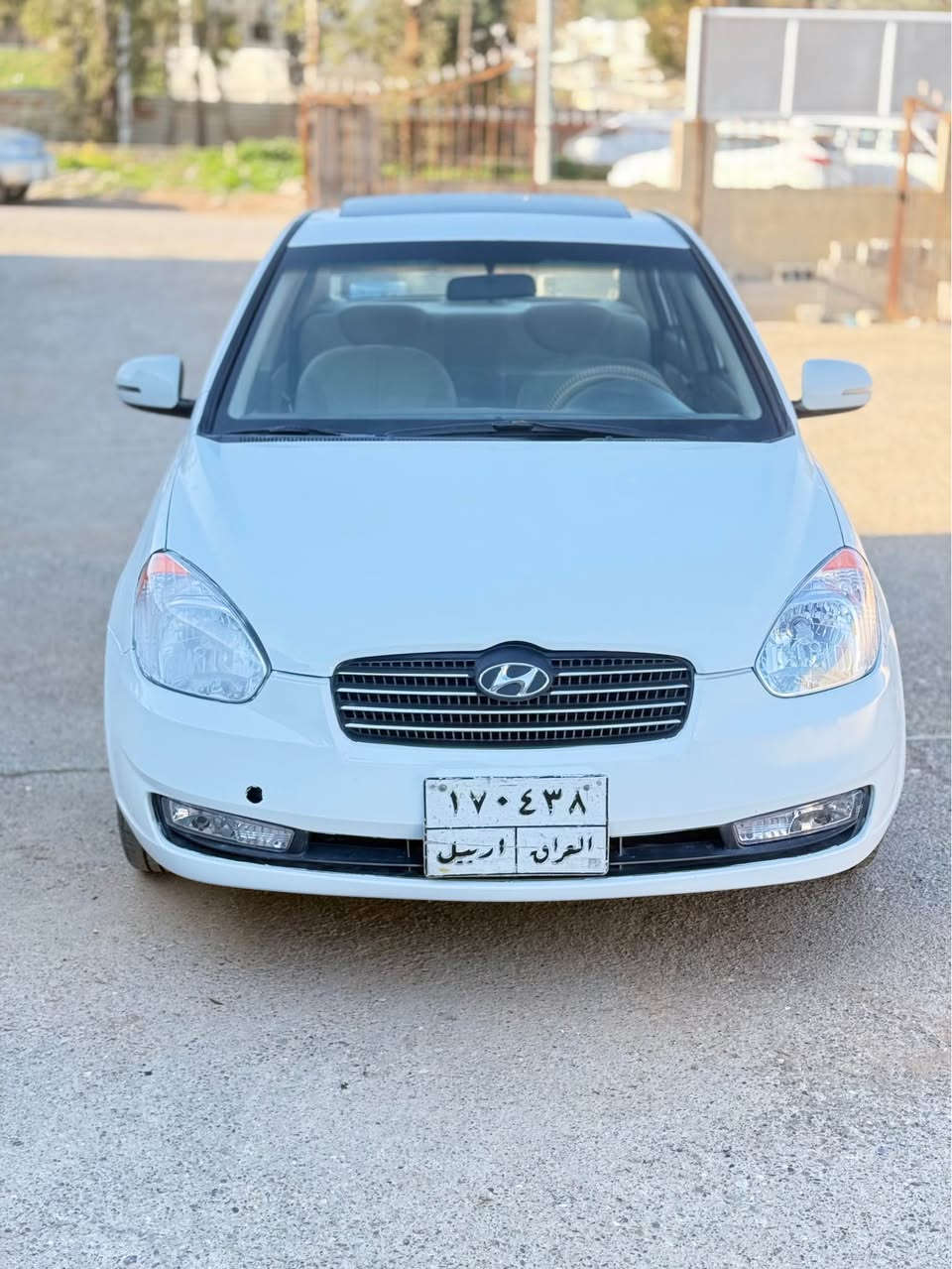 ئه كسينت ٢٠١١ فول مواسه فات مه كينه گه وره سلايت توماتيك ناو زه رد تاقم پيشى نوى گيرو مه كينه و كاره بايىى هه مووى به شه رت مالى دوسته سعرى فروشتنم داناوه ٨٤ وه ره قه و مه جاليكى برايانه ى زور كه م ته نها دوو پارچه و په له يه كى بوياغه سه ياره يه كى زور جوان و بى كيشه يه 
*********** كويسينجاك, أربيل
