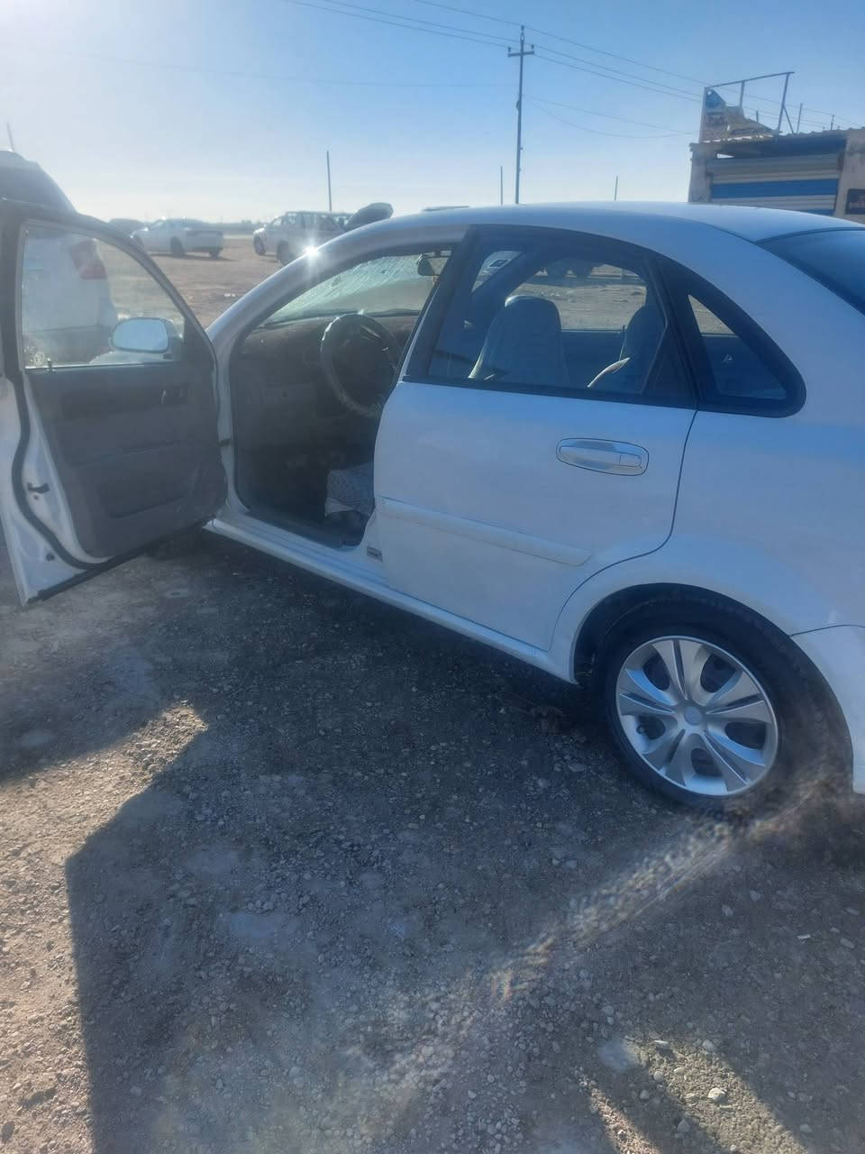 سلام عليكم اوبتره 11 اللبيع كلشي جديج بيه توني شاده بس المحرك كايم  كهربايات اليتات جدد حداديه فول توني شاده  توير هم جدد 
بيه ضربه بل باب ومرجعيه براد شوف العين  رجان المو شراي لا يتصل سعره 66وبيه مجال الشراي فقط  والمو شراي لا يتصل رجان ***********
