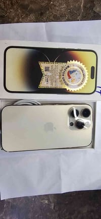 ايفون 14 برو  ذاكرة (1 تيرا )الجهاز قليل هيج ذاكرة بهذا الموديل  الجها...