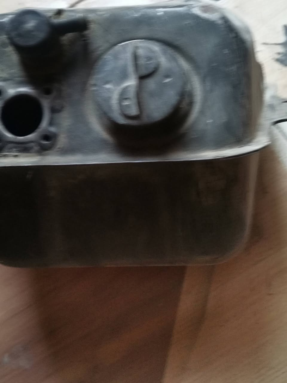 سلام عليكم غراض فراشه
كورا فراشه نضيف بدل بس ولفات كامل بس تشدا ب30 وبيه مجال
تانكي فراشه نضيف ما مزروف 20 وبيه مجال
بك الآيت شغال ب15
سويج شغال شغال ب25 وبيه مجال

قبب اكسن نضيفات الواحد ب15
مال كسدات ب10
رقم ***********
