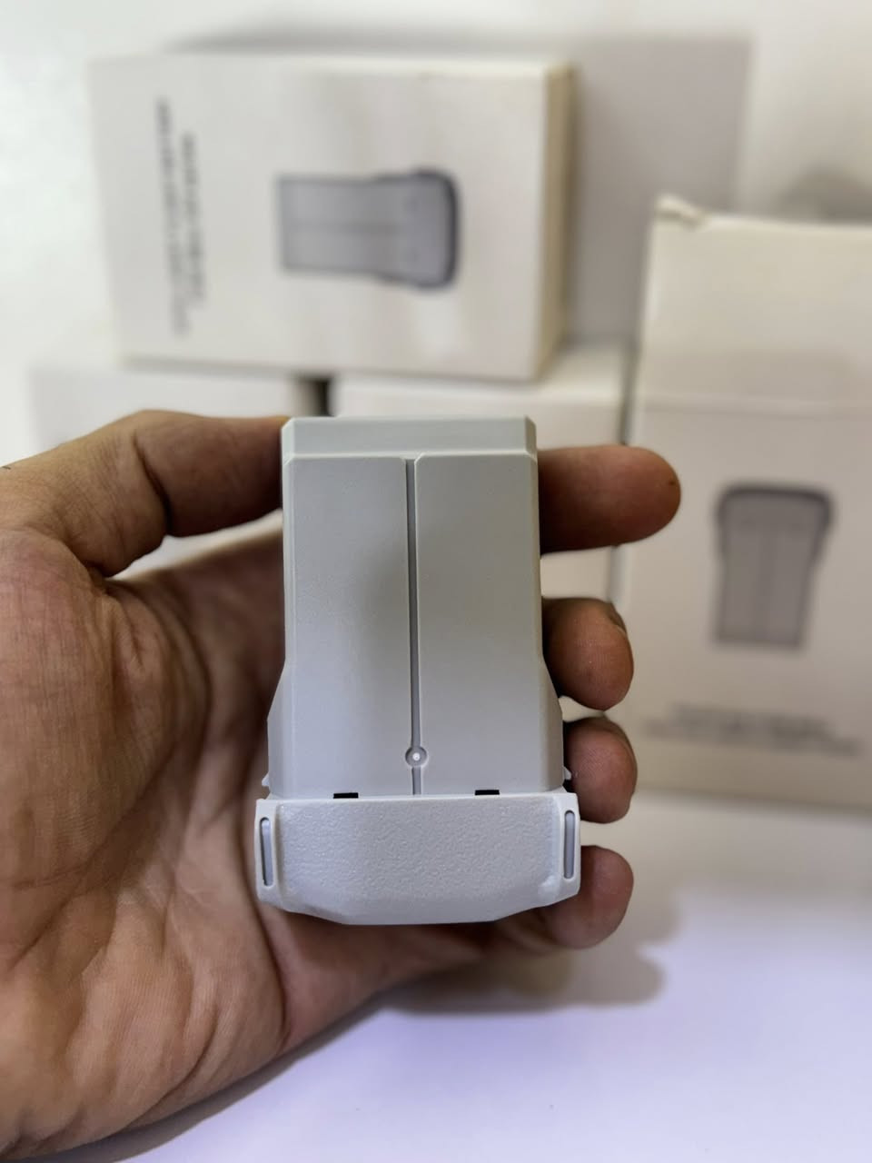 سلام عليكم بطاريات DJI/3/4 موجودات أربع قطع الي يريدهم واتساب
***********
