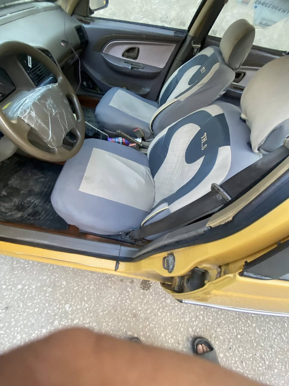 سلام عليكم لميس ١٥سيارة محرك ينقص عليه غرامات ينزلن من السعر ٥ورقات السعر ٣٤        
***********
