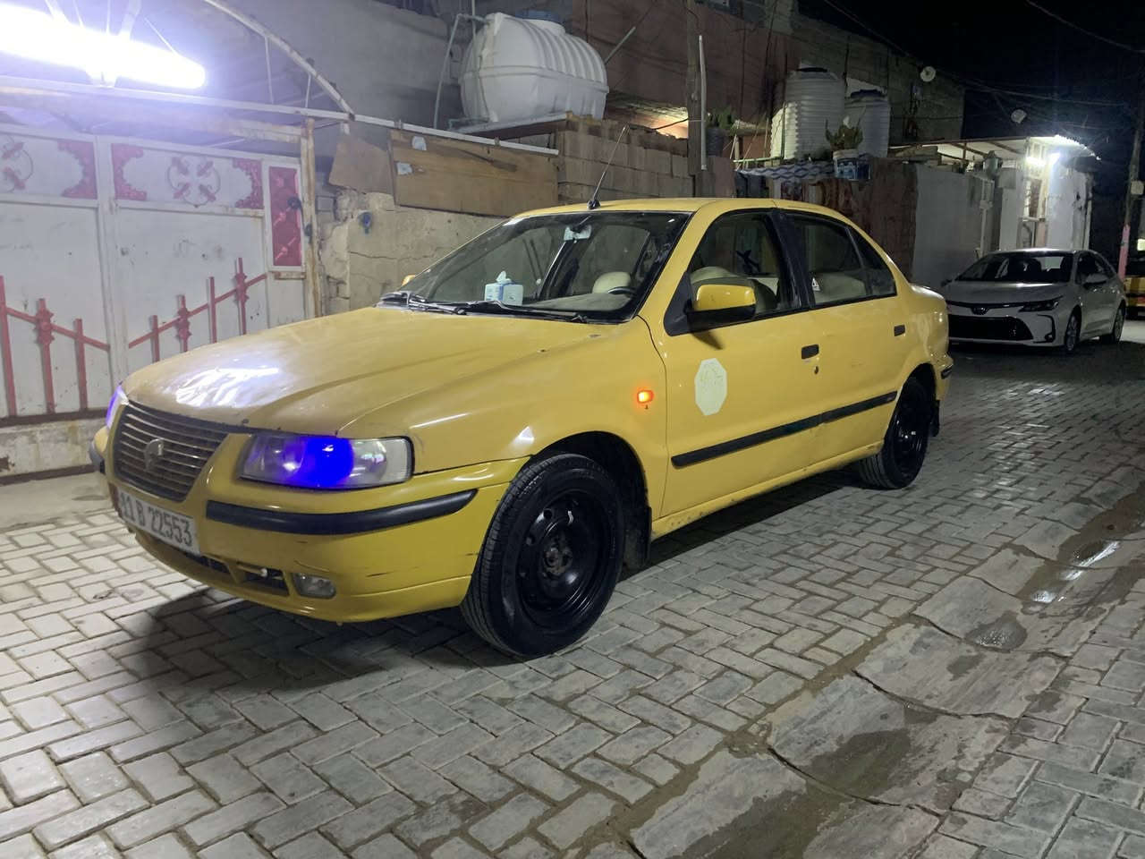 السلام عليكم 
سياره سمند ٢٠١١رقم انكليزي بسمي 
السياره نضيفه وحلوه وجاهزه 
كهربائيه تخم تاير جديد حداديه نضيفه  تدفئة وتبريد كله شغال  وترايك وين متريد         السعر٣1 وبيه مجال 
العنوان بغداد حي اور سبع اقصور  
***********
