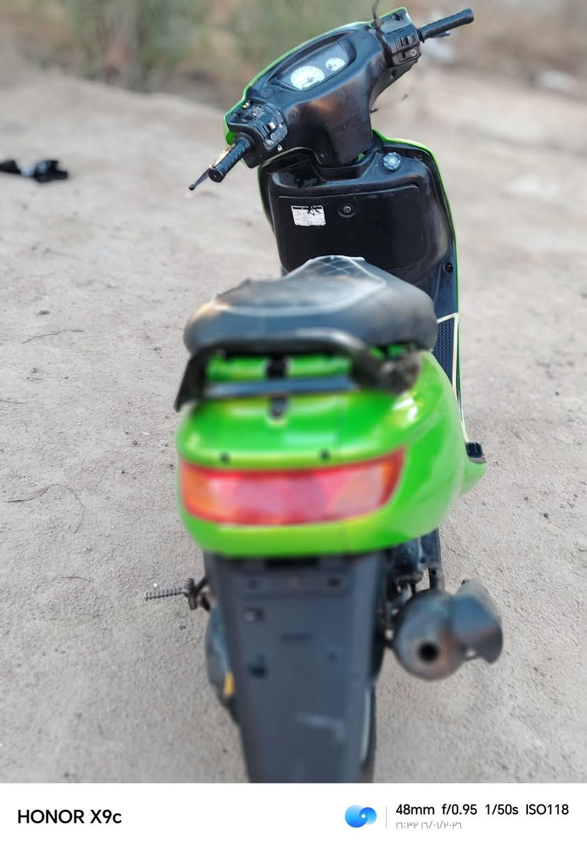 دراجة فراشة للبيع 
لون مميز / تفاحي 💚
مكينه صارلها فترة من مجفتها ولفات وبستم فقط 
شلعة تشك الكاع معدلها 90 كلجاتها بلادية 
كهربائيات كلها شغالة 
نضافة كدام عينك 
السعر 400 وبيها مجال للشراي 
التواصل على الفيس او رقمي ***********
