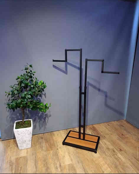 معرض ابو جبل النوري كافه تجهيز اكسورات الديكور لحجز الاتصال *********** بسعر الجمله يوجد توصيل كافه مناطق العراق العنوان الشورجه قرب تمثال الرصافي
