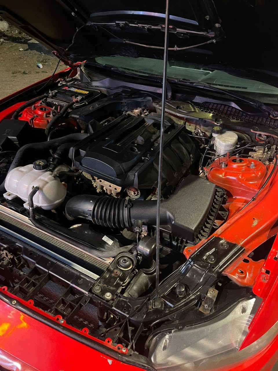 موستنك ٢٠١٦ يكو
سيارة جاهزة من مكينة كير ما مفتوح كهريايات كلها شغال وجاهز
وياهة دعامية امامي خلفي وبطاين ودرع مشادهن ولدات جانبي
سيارة مصبوغ حزام وجاملغ ورة مضروب ما مصلح يرجع بارد
شرط تحويل مكامي بغداد ***********
