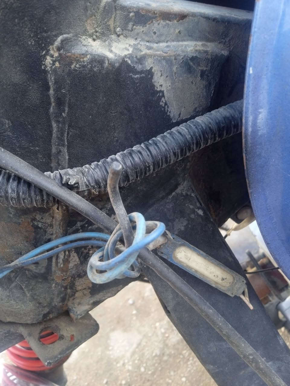 سلام عليكم ستوته للبيع موديل 2020 مكينة 2023 حي عسكري 16افران الولوه *********** سعر 1800 وبيه مجال قليل
