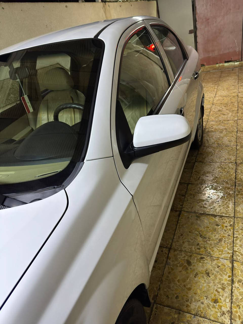 سلام عليكم للبيع افيو 2011 شركه عامه مكفوله من ضربه او الصبغ و التبديل محرك مفتوح تبرد شغال تتفئه تخم تاير جديد باتري جديد مري كهربائي كير محرك جدد شاشه كامره سياره حلوه كهربائيات كلهه شغاله رقم بغداد نكليزي تحويل ثاني يوم السعر ( 80 او بيهه مجال للطيبين غير متواجد عل فيس تلفون ( *********** ) ( ***********4
