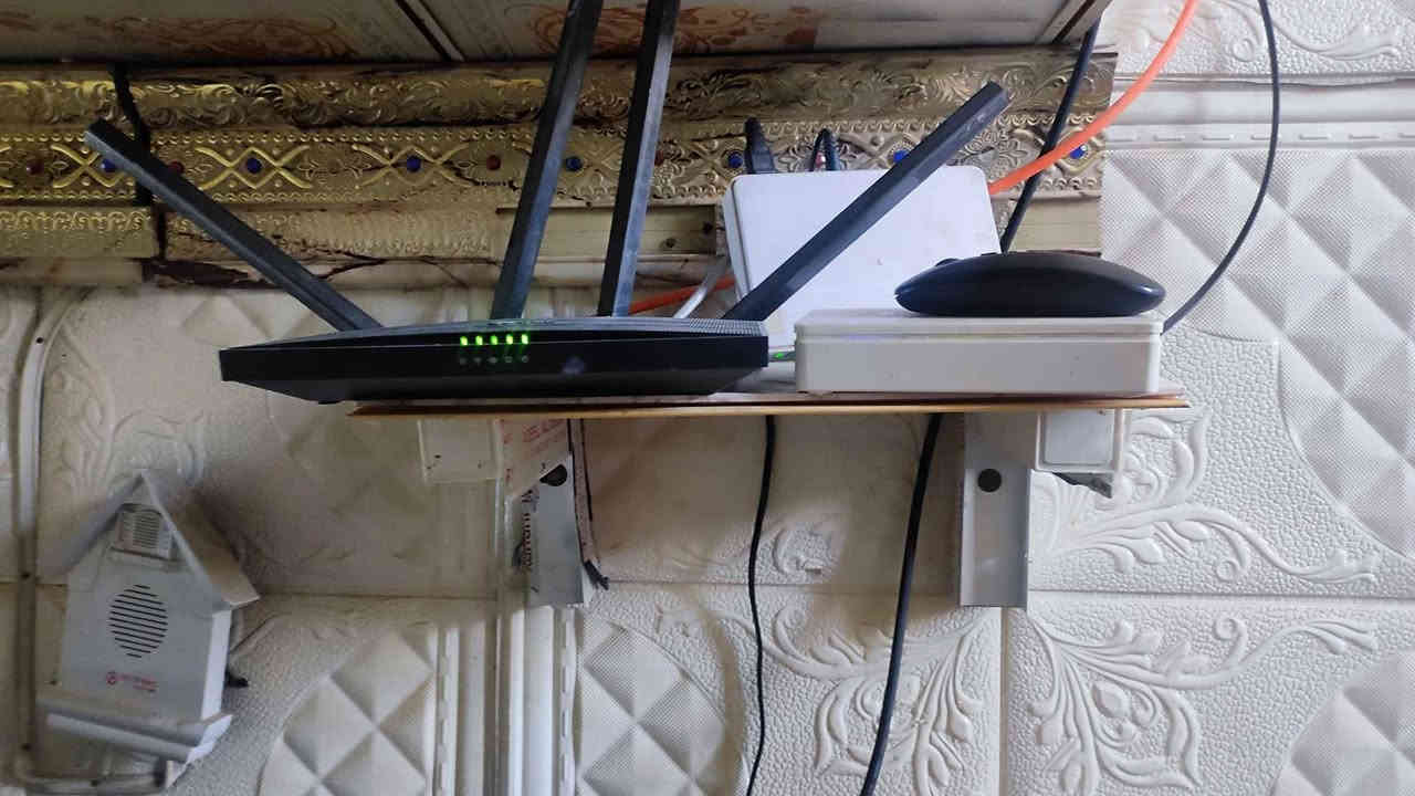 راوترC80 نظيف جدا استخدام شخصي ما في اي نقف مع يو بي اس نظيف جدا مكاني بابل الهاشميه للتواصل موجود خاص او هذا رقمي ***********

🔥 للبيع راوتر TP-Link Archer C80 🔥
📶 مزدوج 2.4G و5G
📡 4 هوائيات قوية تغطية ممتازة
🚀 منافذ جيجابت سرعة وثبات
📱 يشتغل ويا كل الشبكات وإعداده سهل
📍 مناسب للبيت والمكاتب هاشمية, بابل
