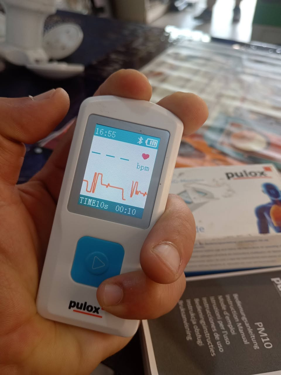 شاشة جهاز Pulox PM10: هذا الجهاز هو شاشة تخطيط قلب محمولة وقابلة للارتداء.الميزات الرئيسية: يتيح الجهاز فحص، تسجيل، وتحليل بيانات تخطيط القلب (ECG) في أي وقت وفي أي مكان، مع إمكانية نقل البيانات إلى الهاتف الذكي عبر التطبيق أو إلى الكمبيوتر.الاستخدام: الجهاز مناسب للاستخدام المنزلي والفردي، ويساعد في الوقاية المبكرة من أمراض القلب والأوعية الدموية.


**إذا كنت صاحب هذا الإعلان وتريد حذفه لأي سبب، رجاءا أرسل رسالة إلى الدعم الفني**